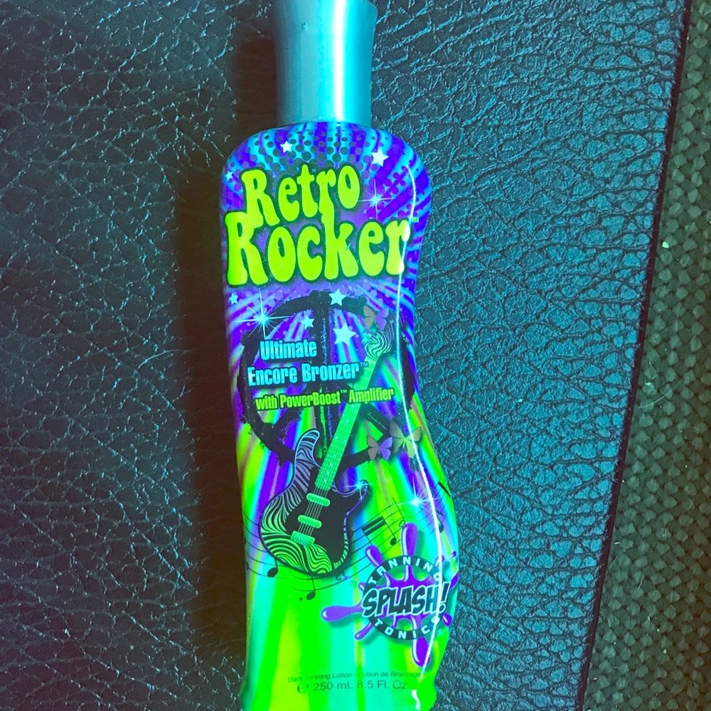 Retro Rocker tanning lotion by designer skin
